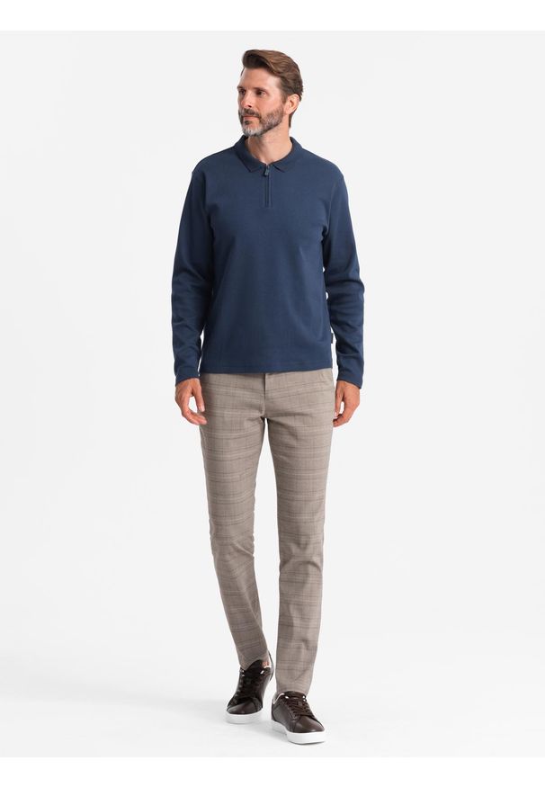 Ombre Clothing - Longsleeve polo męski z zapinanym na zamek kołnierzykiem – granatowy V7 OM-POLS-0130 - XXL. Typ kołnierza: polo. Kolor: niebieski. Materiał: bawełna, skóra, dzianina, materiał. Długość rękawa: długi rękaw. Wzór: aplikacja. Styl: sportowy, elegancki