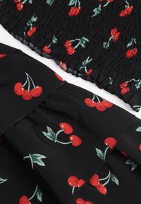 Born2be - Czarny Komplet w Wisienki Top na Wiązanych Ramiączkach i Spódnica Taliriella. Kolor: czarny. Materiał: materiał #3