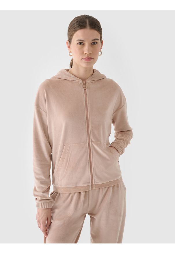 4f - 4F Bluza dresowa z weluru rozpinana z kapturem damska - beżowa XS. Okazja: na co dzień. Typ kołnierza: kaptur. Kolor: beżowy. Materiał: dresówka, welur. Wzór: gładki, jednolity, ze splotem. Styl: sportowy, casual