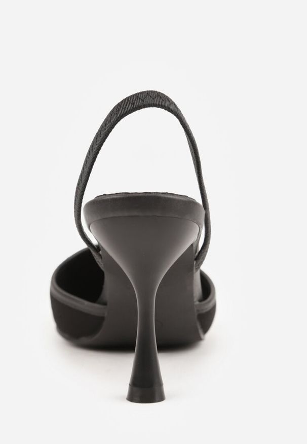 Renee - Czarne Sandały na Szpilce Ozdobione Haftowanym Wzorem i Koralikami Sametis. Kolor: czarny. Materiał: satyna. Wzór: haft, aplikacja. Obcas: na szpilce