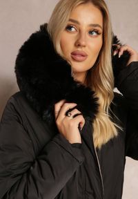 Renee - Czarna Dwustronna Kurtka ze Ściągaczem i Kapturem z Futerkiem Divya. Kolor: czarny. Materiał: futro. Styl: elegancki #2