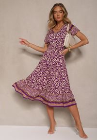 Renee - Ciemnofioletowa Sukienka z Bawełny Ozdobiona Ornamentnym Motywem Fillena. Kolor: fioletowy. Materiał: bawełna. Wzór: aplikacja