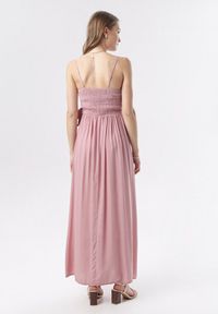 Born2be - Jasnoróżowa Sukienka Clalirea. Kolor: różowy. Materiał: jeans. Długość rękawa: na ramiączkach. Typ sukienki: kopertowe. Długość: maxi #4