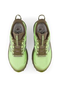 Buty męskie New Balance FuelCell Rebel Trail MRBT66K – zielone. Kolor: zielony. Materiał: syntetyk, materiał, guma. Szerokość cholewki: normalna. Sport: bieganie, fitness #2
