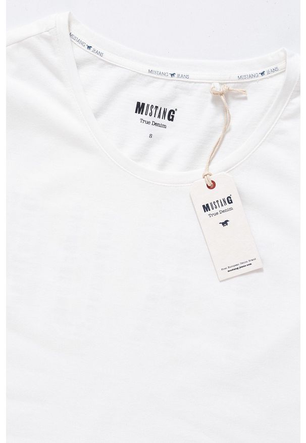 Mustang - MUSTANG T SHIRT DAMSKI Alina C Embro 1009061 2020. Wzór: napisy