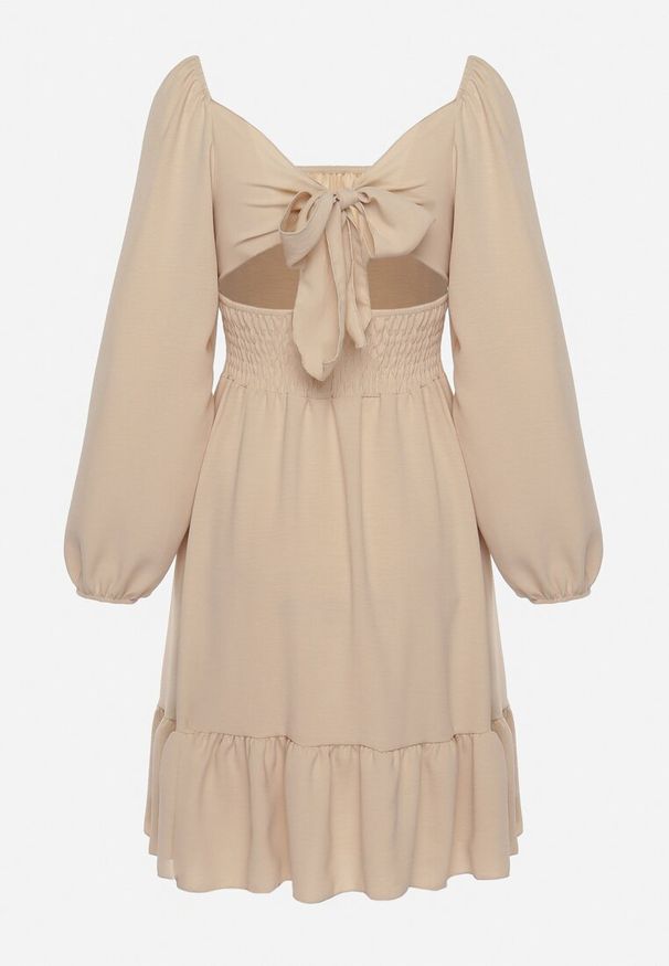 Born2be - Jasnobeżowa Sukienka Auxede. Typ kołnierza: dekolt kwadratowy. Kolor: beżowy. Materiał: tkanina. Długość rękawa: długi rękaw. Wzór: gładki