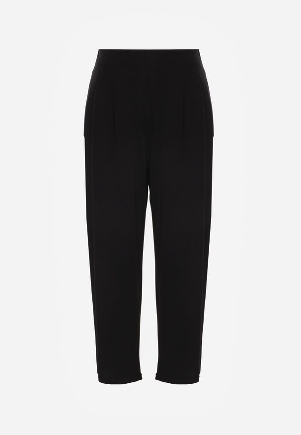 Born2be - Czarne Spodnie z Eleganckimi Zakładkami i Nogawkami o Długości 3/4 Dorasea. Okazja: na co dzień, do pracy. Kolekcja: plus size. Kolor: czarny. Styl: elegancki