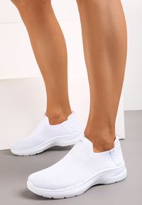 Renee - Białe Elastyczne Buty Sportowe przed Kostkę Eowinnes. Wysokość cholewki: przed kostkę. Zapięcie: bez zapięcia. Kolor: biały. Materiał: jeans #4