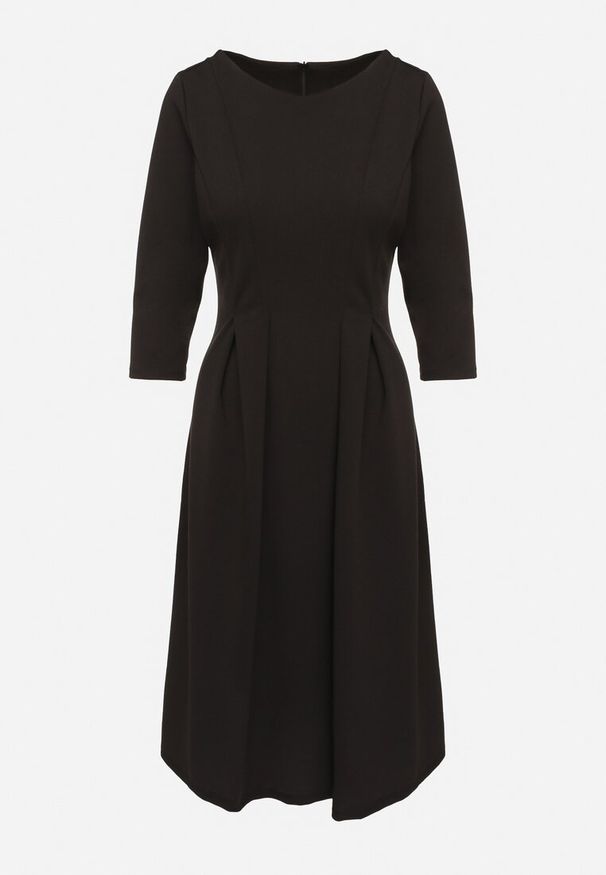 Born2be - Czarna Rozkloszowana Sukienka Ozdobiona Przeszyciami Reamira. Okazja: na co dzień. Typ kołnierza: dekolt w łódkę. Kolor: czarny. Wzór: aplikacja. Styl: casual, elegancki