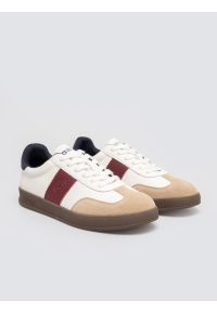 Big-Star - Sneakersy damskie ze skóry naturalnej białe SS274687 101. Okazja: na co dzień. Nosek buta: okrągły. Kolor: biały. Materiał: skóra. Szerokość cholewki: normalna