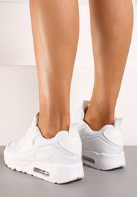 Renee - Białe Sneakersy z Ekoskóry ze Sznurowaniami i Podeszwą Typu Air Walana. Nosek buta: okrągły. Zapięcie: sznurówki. Kolor: biały. Materiał: materiał. Obcas: na obcasie. Wysokość obcasa: niski #2