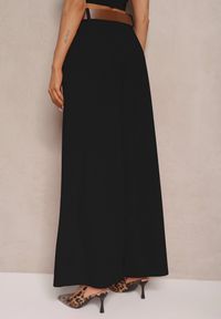 Renee - Czarne Spodnie o Szerokim Kroju High Waist Ozdobione Paskiem Rasalle. Okazja: na co dzień. Stan: podwyższony. Kolor: czarny. Wzór: aplikacja. Styl: casual, elegancki