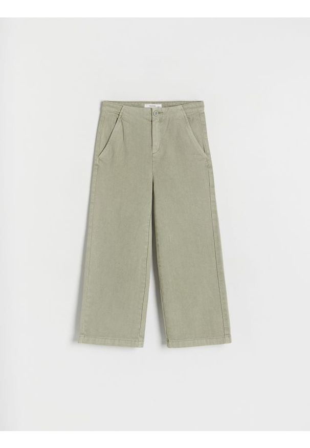 Reserved - Bawełniane spodnie - oliwkowy. Kolor: oliwkowy. Materiał: bawełna