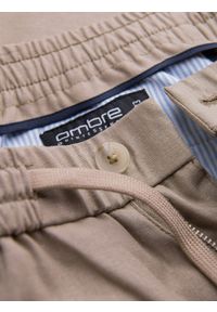 Ombre Clothing - Męskie podwijane spodnie chino z dodatkiem lnu – jasnobrązowe V3 - Rozmiar: XL. Okazja: na co dzień. Kolor: brązowy. Materiał: len. Sezon: lato. Styl: casual #4