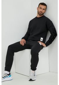 Adidas - adidas spodnie dresowe kolor czarny z aplikacją. Kolor: czarny. Materiał: dresówka. Wzór: aplikacja #4