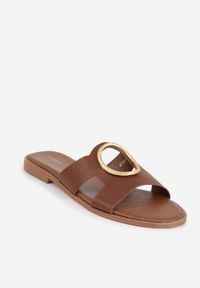 Renee - Ciemnobrązowe Klapki VICES z Okrągłym Wycięciem i Metalicznym Detalem Lamecea. Okazja: na co dzień. Nosek buta: okrągły. Kolor: brązowy. Materiał: denim. Sezon: lato. Styl: casual, retro #7