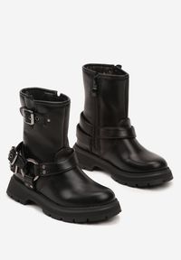 Born2be - Czarne Botki w Motocyklowym Stylu Zdobione Klamrami Miaeska. Okazja: na uczelnię, na co dzień. Zapięcie: klamry. Kolor: czarny. Materiał: jeans. Szerokość cholewki: normalna. Wzór: aplikacja. Styl: młodzieżowy, casual, elegancki #3