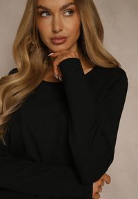 Renee - Czarna Casualowa Bluzka Longsleeve z Okrągłym Dekoltem Unaladesa. Okazja: na co dzień. Kolor: czarny. Materiał: jeans. Długość rękawa: długi rękaw. Styl: casual #2