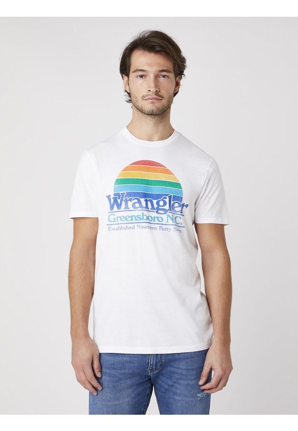 Wrangler - MĘSKA KOSZULKA T-SHIRT WRANGLER SS GRAPHIC TEE WHITE W7AID3989 112131343