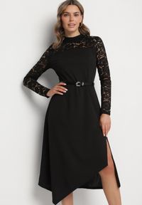 Born2be - Czarna Rozkloszowana Sukienka z Koronką i Stójką Edanith. Okazja: na co dzień. Typ kołnierza: kołnierzyk stójkowy. Kolor: czarny. Materiał: koronka. Długość rękawa: długi rękaw. Wzór: koronka. Typ sukienki: proste. Styl: casual, wizytowy #3