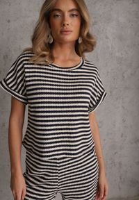 Renee - Beżowo-Granatowy Komplet z Dzianiny w Paski z Bawełną Bluzka z Krótkim Rękawem i Spodnie Akiseithe. Kolor: beżowy. Materiał: bawełna, dzianina. Wzór: paski #5