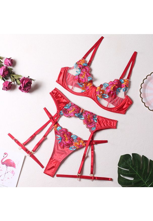 Intica - Haftowana bielizna zestaw z eleganckimi detalami Frea. Kolor: czerwony. Materiał: tkanina, materiał. Wzór: haft