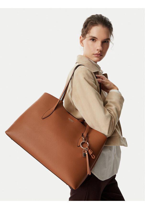 Guess Torebka HWBG97 35230 Brązowy jasny. Kolor: brązowy. Materiał: skórzane