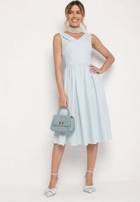 Born2be - Niebieska Klasyczna Rozkloszowana Sukienka Vices Tolissela. Okazja: na co dzień. Kolor: niebieski. Wzór: aplikacja, gładki. Styl: klasyczny #5