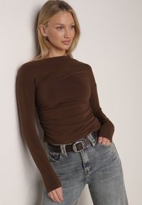 Born2be - Brązowa Bluzka z Bawełną i Wiskozą Ozdobiona Marszczeniem Alexareo. Kolor: brązowy. Materiał: wiskoza, bawełna. Wzór: aplikacja #8