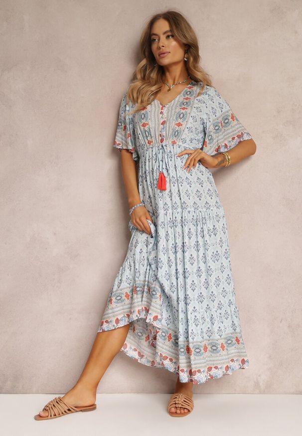 Renee - Jasnoniebieska Sukienka Maxi z Krótkim Rękawem i Gumką w Talii Emaya. Kolor: niebieski. Materiał: wiskoza, tkanina. Długość rękawa: krótki rękaw. Styl: boho. Długość: maxi