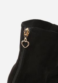 Born2be - Czarne Sandały w Stylu Botków z Ozdobną Klamrą Theaneasi. Okazja: na co dzień. Zapięcie: klamry. Kolor: czarny. Materiał: jeans. Styl: casual, elegancki, klasyczny #8