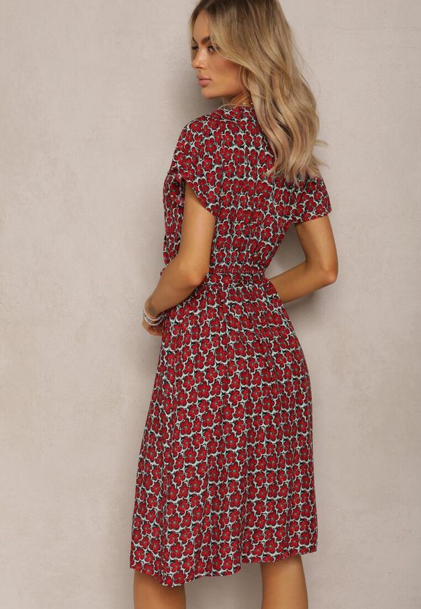 Renee - Czerwona Letnia Sukienka Kopertowa Wiązana w Pasie z Wiskozy Meridase. Kolor: czerwony. Materiał: wiskoza. Sezon: lato. Typ sukienki: kopertowe