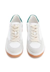 Wittchen - Damskie sneakersy skórzane ze wstawką z motywem zwierzęcym biało-zielone. Nosek buta: okrągły. Kolor: zielony, biały, wielokolorowy. Materiał: skóra. Wzór: motyw zwierzęcy. Obcas: na platformie. Sport: turystyka piesza #9