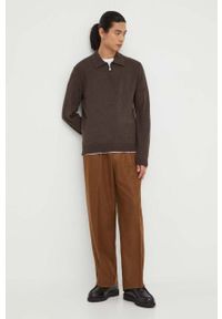 TIGER OF SWEDEN - Tiger Of Sweden sweter wełniany męski kolor brązowy lekki. Kolor: brązowy. Materiał: wełna. Długość rękawa: długi rękaw. Długość: krótkie #1