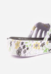 Born2be - Biało-Czarne Klapki Piankowe Basenowe na Grubej Podeszwie Mephistae. Okazja: na co dzień. Kolor: biały. Materiał: len, dresówka. Sezon: lato. Styl: wakacyjny, casual #4