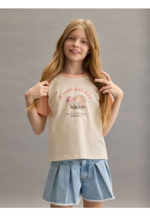 Reserved - Bawełniany t-shirt z nadrukiem - brzoskwiniowy. Kolor: pomarańczowy. Materiał: bawełna. Wzór: nadruk