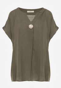 Renee - Zielona Bluzka z Lnem i Wiskozą o Nietoperzowym Kroju z Krótkim Rękawem Herira. Okazja: na co dzień. Typ kołnierza: dekolt w serek. Kolor: zielony. Długość: krótkie. Wzór: aplikacja. Materiał: wiskoza, len. Długość rękawa: krótki rękaw. Sezon: lato. Styl: elegancki, casual #6