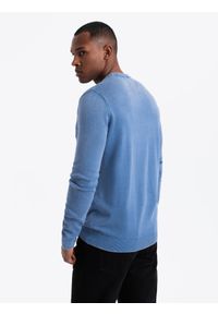 Ombre Clothing - Męski sweter washowany z dekoltem w serek - niebieski V4 - Rozmiar: XL. Typ kołnierza: dekolt w serek. Kolor: niebieski. Materiał: bawełna #3