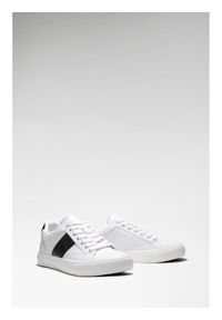 Guess Sneakersy 182996 Biały. Kolor: biały #1