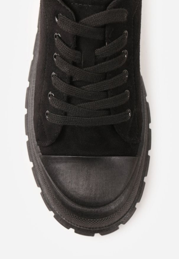 Born2be - Czarne Sneakersy Vices na Grubej Tłoczonej Podeszwie z Perforacją Lealita. Okazja: na co dzień. Kolor: czarny. Materiał: jeans. Szerokość cholewki: normalna