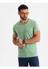 Ombre Clothing - Bawełniana klasyczna męska koszulka z dekoltem w serek BASIC – zielona V11 - Rozmiar: XL. Typ kołnierza: dekolt w serek. Kolor: zielony. Materiał: bawełna. Styl: klasyczny #3