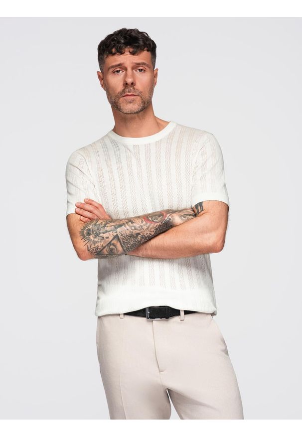 Ombre Clothing - Męski ażurowy sweter z okrągłym dekoltem i krótkim rękawem – biały V1 - Rozmiar: XXL. Kolor: biały. Materiał: wiskoza, prążkowany, dzianina, elastan, nylon. Długość rękawa: krótki rękaw. Długość: krótkie. Wzór: ażurowy. Styl: elegancki
