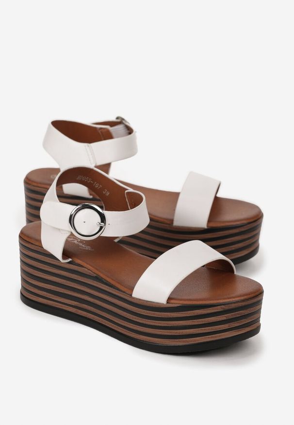 Born2be - Białe Sandały na Koturnie Zaitoua. Kolor: biały. Obcas: na koturnie. Styl: boho