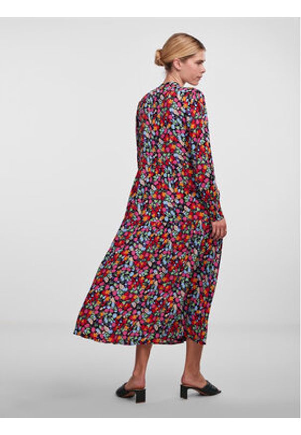 YAS Sukienka koszulowa 26027838 Kolorowy Regular Fit. Materiał: wiskoza. Wzór: kolorowy. Typ sukienki: koszulowe