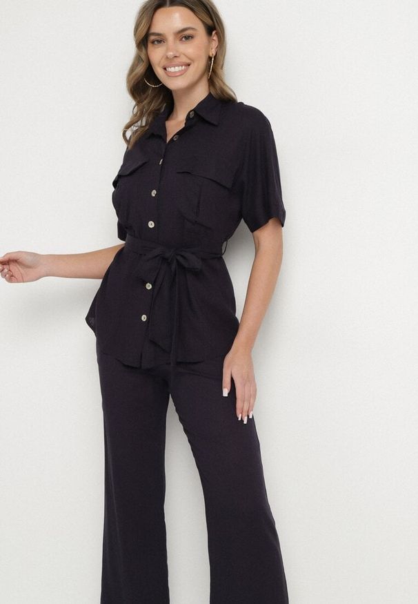 Born2be - Granatowy Komplet z Wiskozą Lnem Koszula z Paskiem i Szerokie Spodnie Galorisa. Kolor: niebieski. Materiał: wiskoza, len