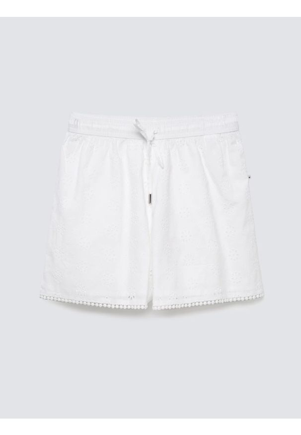Big-Star - Szorty damskie bawełniane haftowane białe Balbine 100. Okazja: na co dzień. Kolor: biały. Materiał: bawełna. Wzór: haft. Styl: casual, elegancki