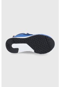 New Balance Buty dziecięce. Nosek buta: okrągły. Zapięcie: rzepy. Kolor: niebieski. Szerokość cholewki: normalna