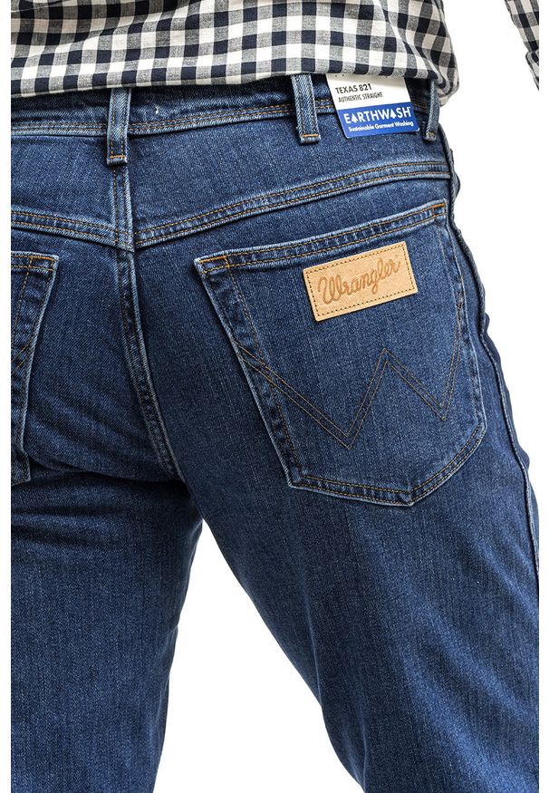 Wrangler - WRANGLER TEXAS MĘSKIE SPODNIE JEANSOWE THE MOMENT AUTHENTIC STRAIGHT W121OCR25 112319229. Okazja: na spotkanie biznesowe. Styl: elegancki, biznesowy