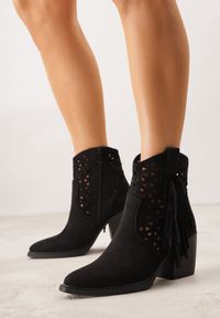 Born2be - Czarne Botki Kowbojki na Stożkowym Obcasie z Ażurowym Wzorem i Eathetina. Okazja: na co dzień. Kolor: czarny. Materiał: jeans. Wzór: ażurowy. Obcas: na obcasie. Styl: boho, casual, elegancki. Wysokość obcasa: średni #1