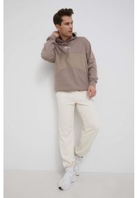 adidas Originals bluza bawełniana HC9463 męska kolor brązowy z kapturem wzorzysta. Okazja: na co dzień. Typ kołnierza: kaptur. Kolor: brązowy. Materiał: bawełna. Wzór: aplikacja. Styl: casual
